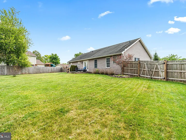 10025 Jasper Dr — Photo 9
