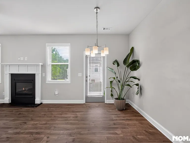 2560 Centennial Cv — Photo 15