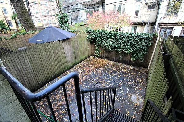 Rented by Brooklyn Real Inc | media 9