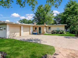 590 N West Silver Lake Rd, Traverse City, MI 49685