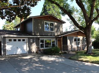 125 Diane Dr, Grants Pass, OR 97526