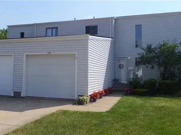 224 Deepwood Dr, Wadsworth, OH 44281
