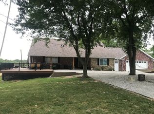 3502 Rosewood Ln, Columbia, IL