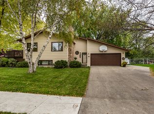 3220 Par St N, Fargo, ND 58102