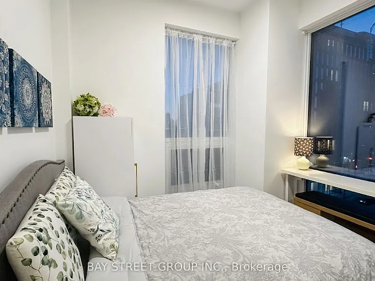 100 Queen St E #2911 — Photo 24
