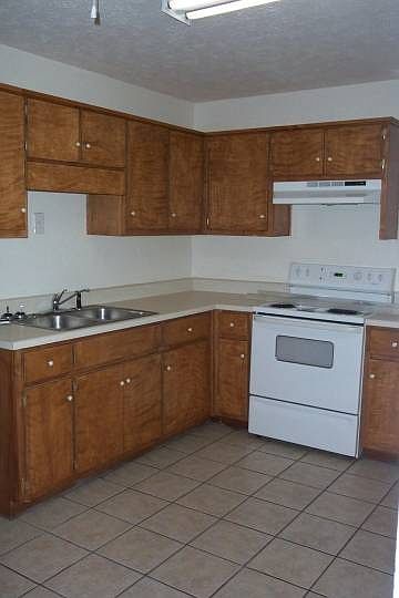 2nd image of 724 Oak Hill Rd APT B