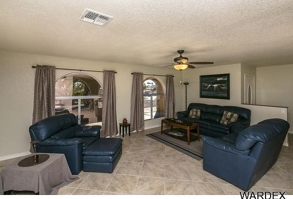 5th image of 321 Islander Ln