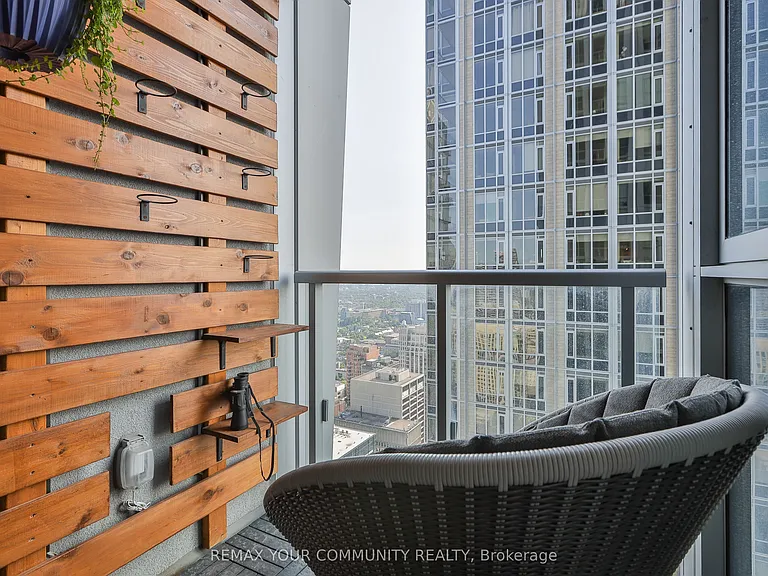 1 Yorkville Ave #4301 — Photo 32