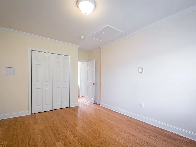 102 Independence Dr #4B — Photo 3