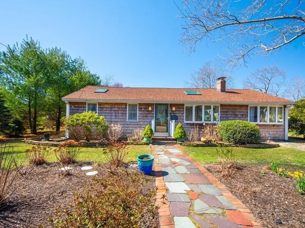 4 Worcester Rd, Sharon, MA 02067