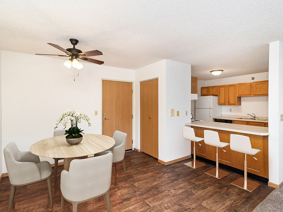 Hutchinson, MN Deer Park Apartments | 21A | Dining
