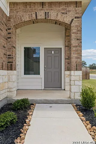 4 bed, 2.5 bath, 2223 sqft, $2,300 — Photo 4