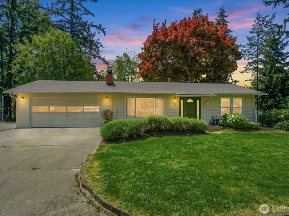 711 Eagle Cliff Rd NE, Bainbridge Island, WA 98110