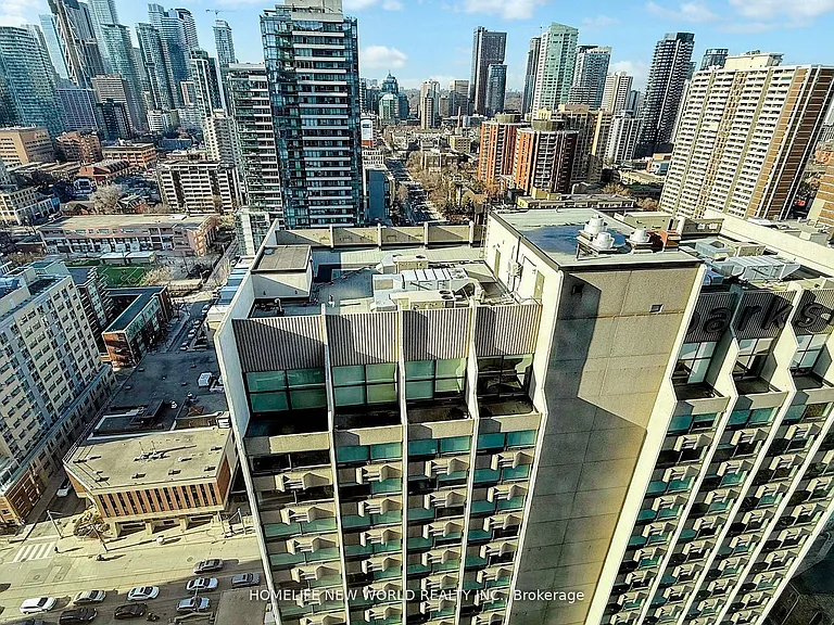 Jarvis St — Photo 19