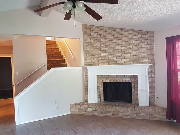 3rd image of 6751 Country Field Dr