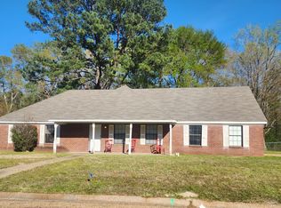5710 E Sedgwick Ct, Jackson, MS 39211