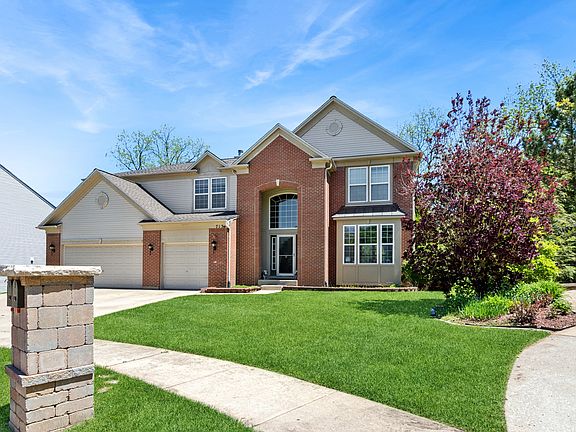 2nd image of 713 Blue Ridge Dr