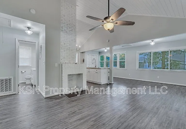 1928 Hawthorne St — Photo 25