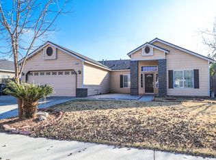 1527 Persimmon St, Lemoore, CA 93245