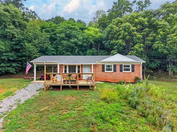1917 Bull Mountain Rd, Stuart, VA 24171