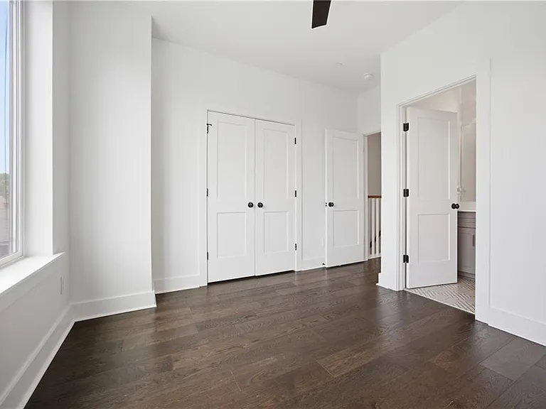 211 Bass St SW #10 — Photo 24