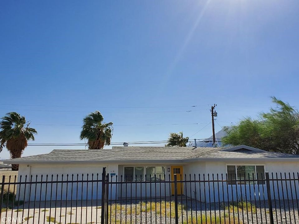 1st image of 325 W Avenida Cerca