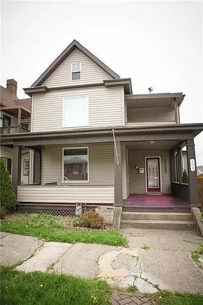 305 E Green St photo 1