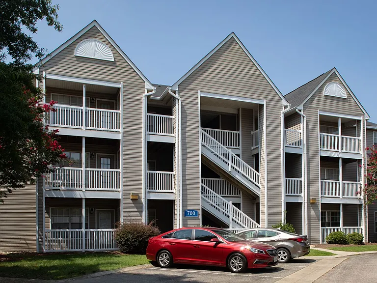 Featherstone Apartments at Kiln Creek — Photo 17