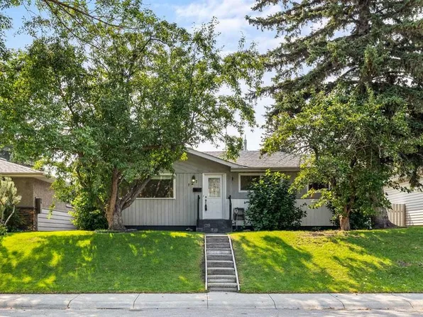 127 E Fredson Dr SE, Calgary, AB T2H 1E2