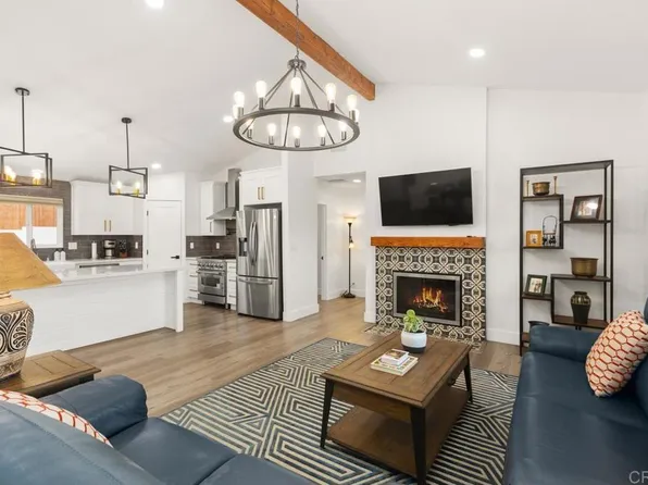 9861 Bon Vue Dr, El Cajon, CA 92021