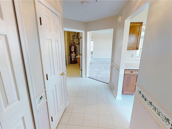 4th image of 1170 Queens Ave