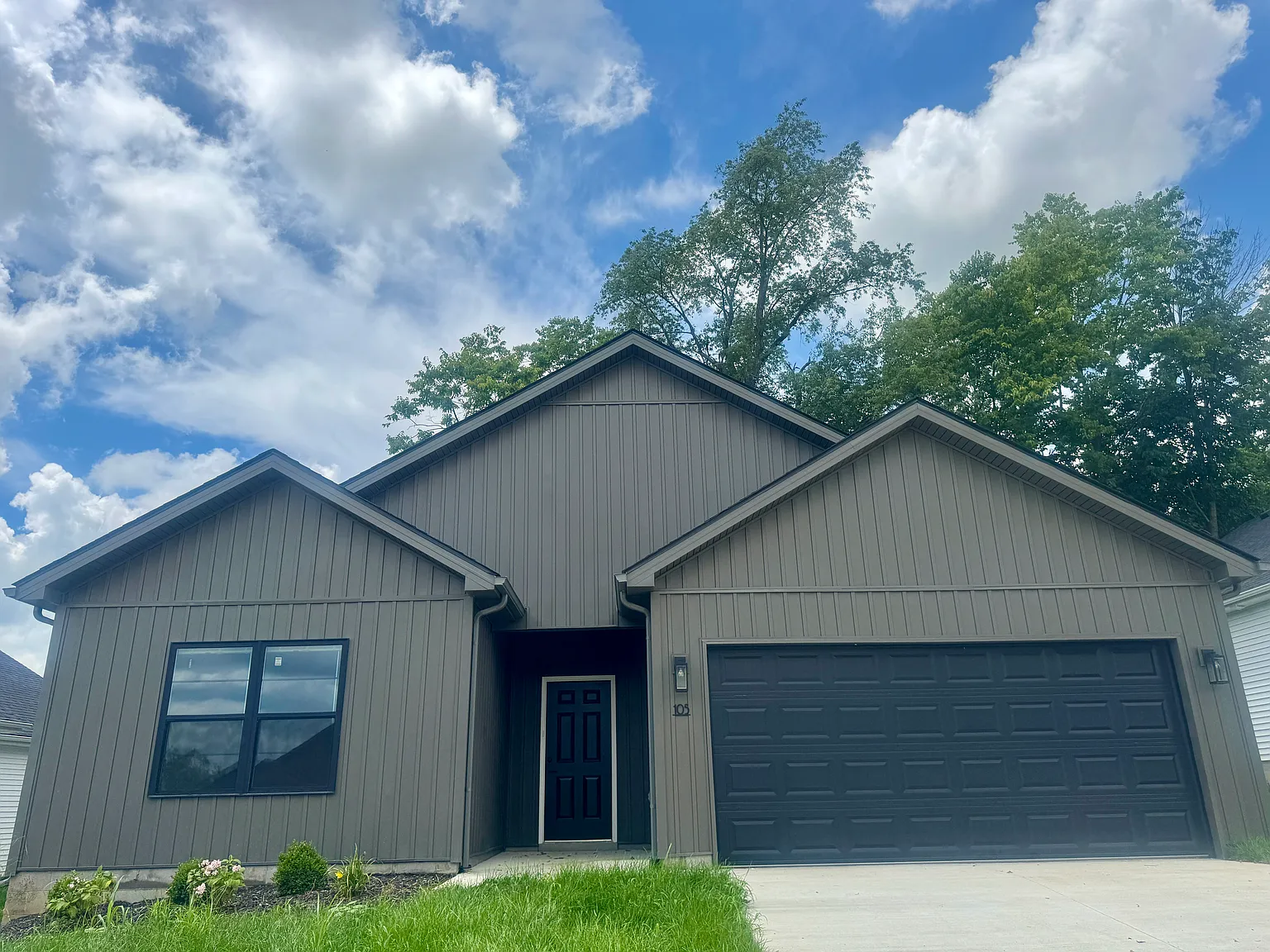 3 bed, 1380 sqft, $2,296 — Photo 1