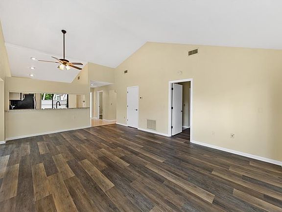 3rd image of 5346 Myrtle Wood #46
