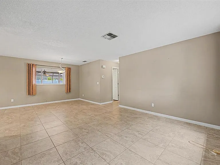 4212 Gray Squirrel Ln — Photo 15