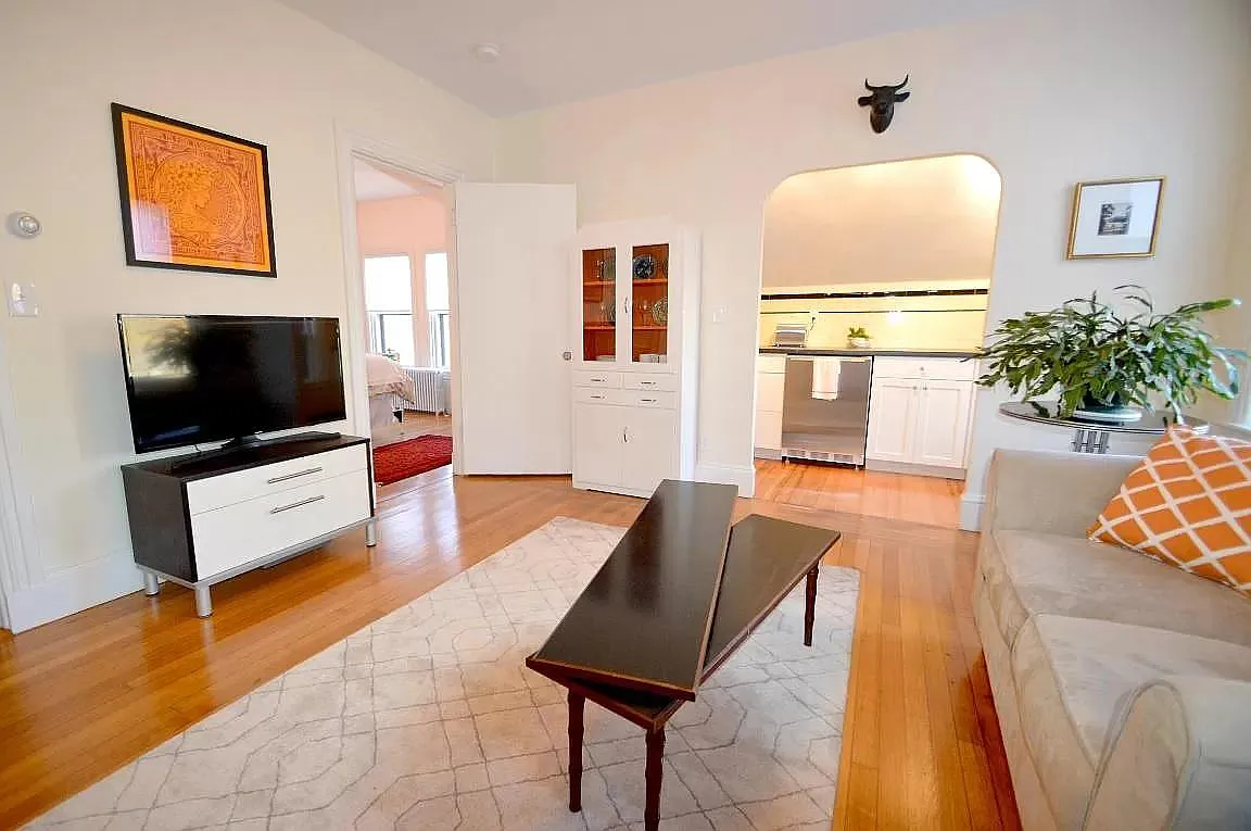 1 bed, $1,625 — Photo 2