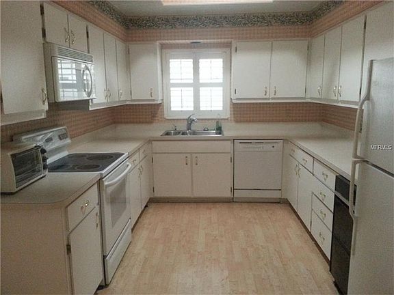 3rd image of 2160 Country Side Ct