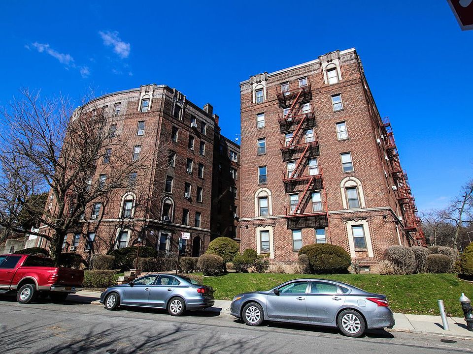 2nd image of 11525 84th Ave APT 2G