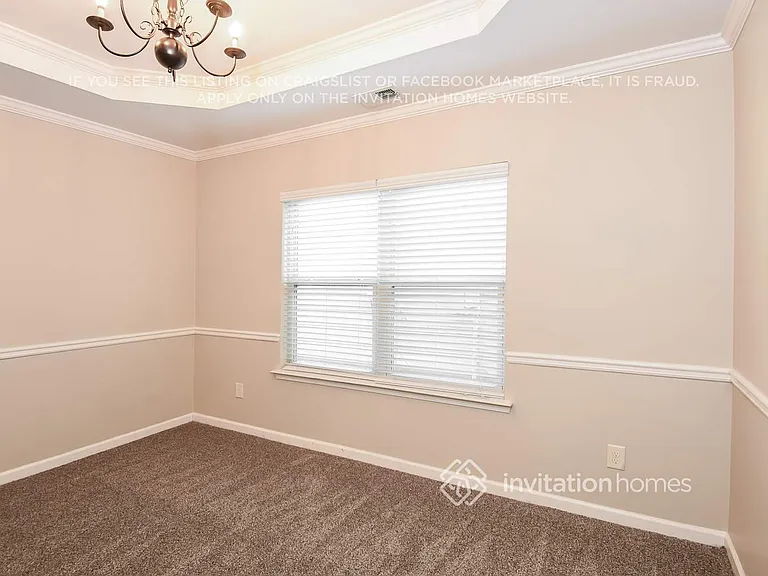 526 Crestmont Ln — Photo 6