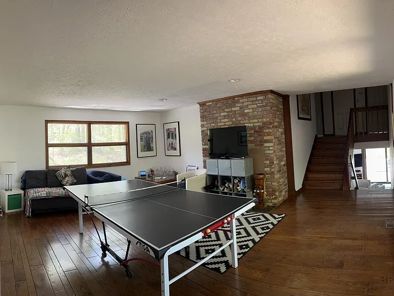 1505 Stoneleigh Ct — Photo 8