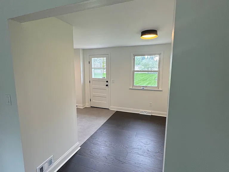 9678 Main St #B2 — Photo 6