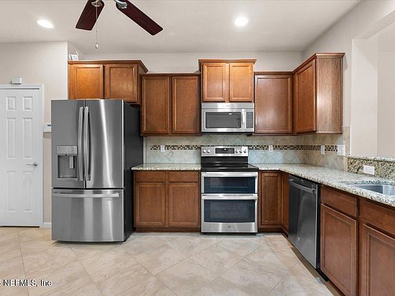 4th image of 3797 CASITAS Drive