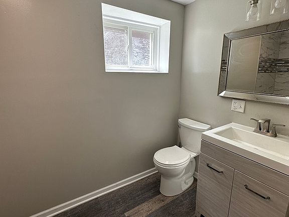 5th image of 8118 S Saginaw Ave #Basement
