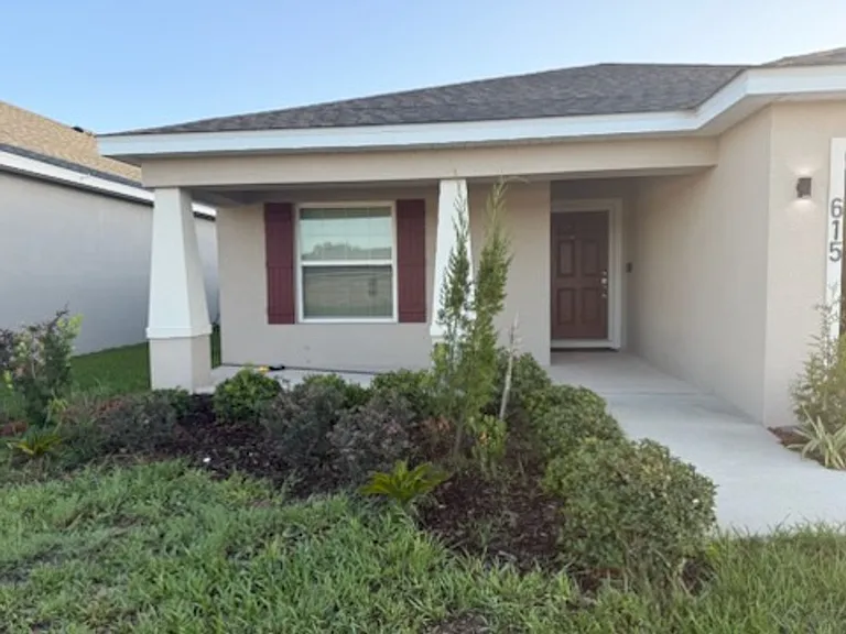 615 Bentley North Dr — Photo 2