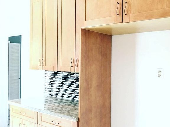 4th image of 8012 Wakefield Ave