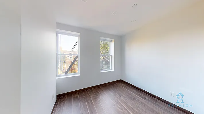 Rented by Skyhigh Realty NYC LLC | media 9