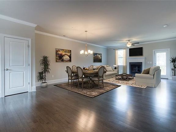 5th image of 402 Northpark Ln
