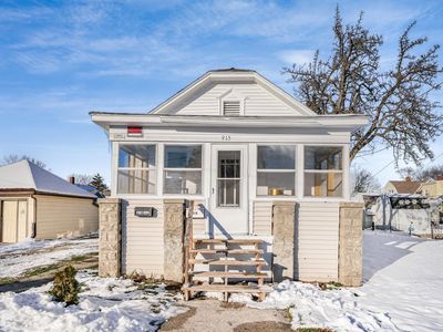 915 29th St #1/2, Bay City, MI, 48708