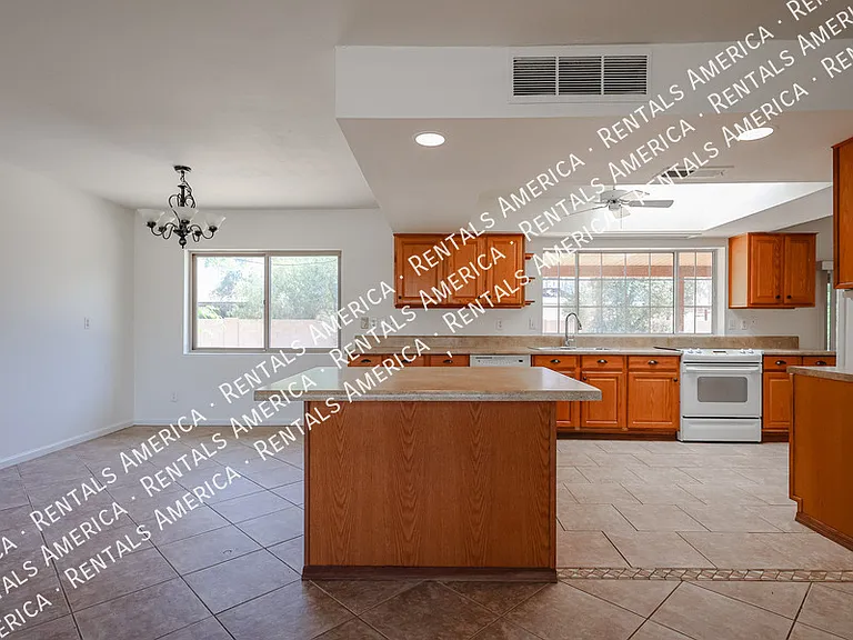 2723 S Estrella Cir — Photo 11