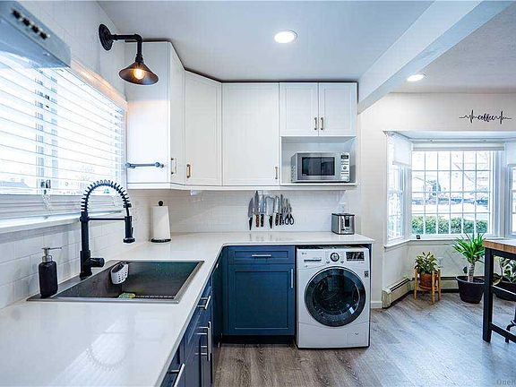 3rd image of 2 Peachtree Ln