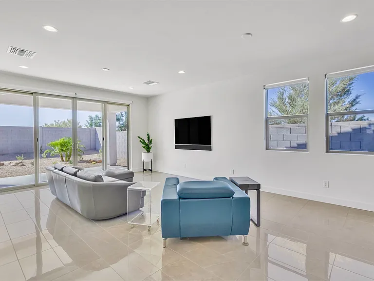 3399 W Emerald Rd — Photo 10